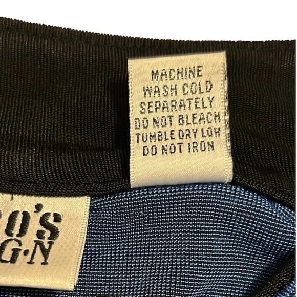 Chicos Egyptian Cat Textured Button Blouse. - Picture 6 of 7